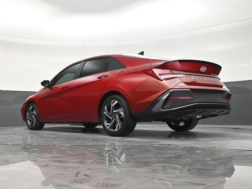 Used 2025 Hyundai Elantra Sport FWD image 22