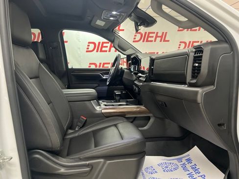 Used 2024 Chevrolet Silverado 1500 LT Trail Boss w/ LT Trail Boss Premium Package AWD/4WD image 9