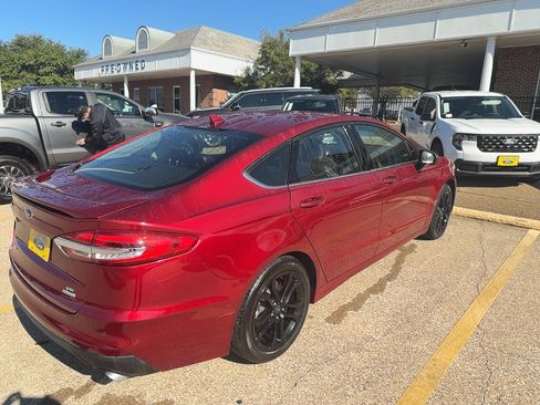 Used 2019 Ford Fusion SE w/ Equipment Group 151A image 9