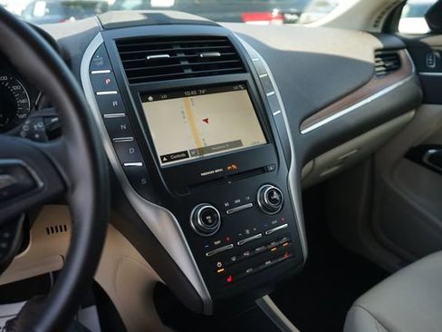 Used 2019 Lincoln MKC Select w/ Select Plus Package FWD image 27