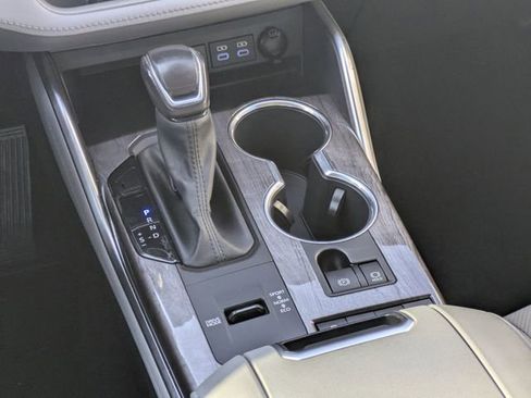 Used 2022 Toyota Highlander Limited image 14