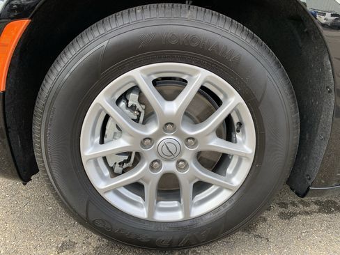 Used 2025 Chrysler Pacifica Select FWD image 43
