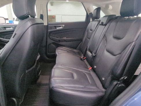Used 2019 Ford Edge Titanium w/ Equipment Group 301A AWD/4WD image 26