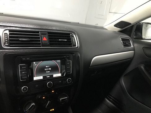 Used 2012 Volkswagen Jetta SEL image 26