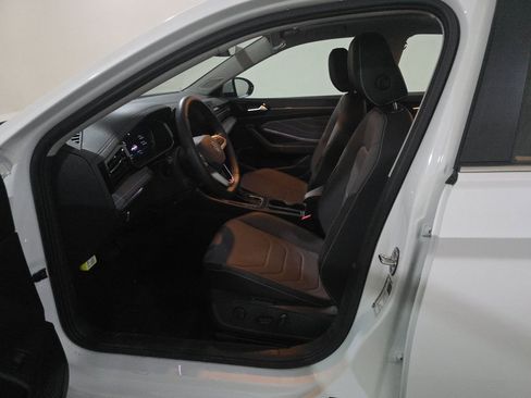 Used 2025 Volkswagen Jetta SEL image 4