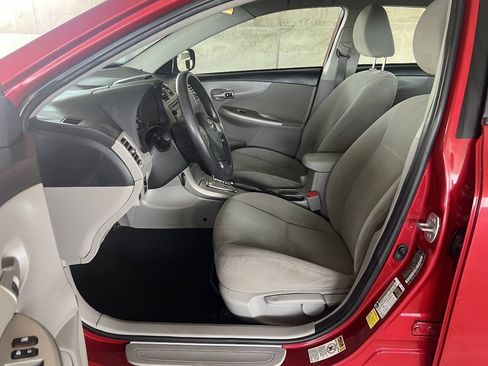 Used 2012 Toyota Corolla LE FWD image 12