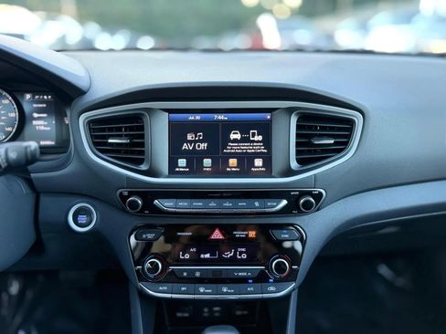 Used 2019 Hyundai Ioniq Plug-In Hybrid FWD image 17