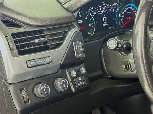 Used 2019 Chevrolet Suburban Premier AWD/4WD image 10