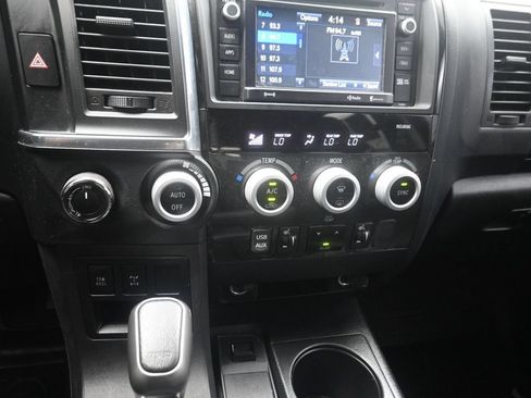 Used 2019 Toyota Sequoia TRD Sport w/ TRD Sport Premium Package AWD/4WD image 10