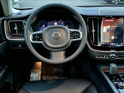 Certified 2024 Volvo XC60 B5 Plus w/ Protection Package Premier image 6