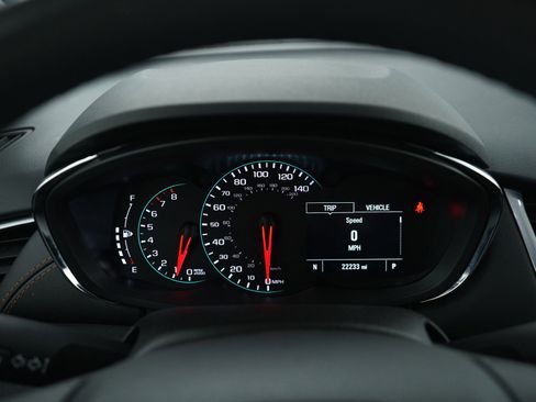 Used 2022 Chevrolet Trax LT w/ LT Convenience Package image 24