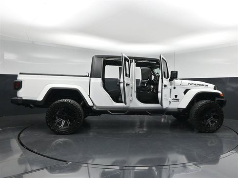 Used 2020 Jeep Gladiator Sport w/ Quick Order Package 24S AWD/4WD image 38