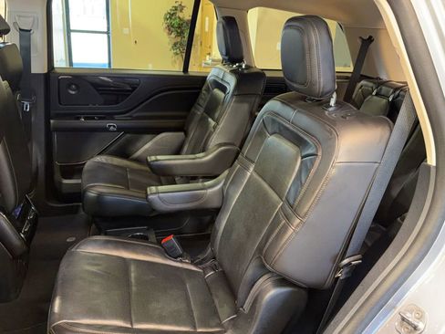 Used 2023 Lincoln Aviator Reserve image 16