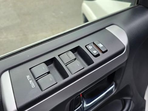 Used 2018 Toyota 4Runner 4WD image 16