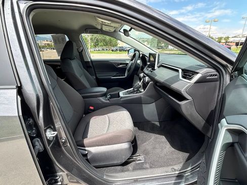 Used 2025 Toyota RAV4 XLE AWD/4WD image 34