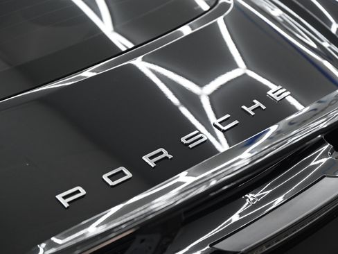 Used 2016 Porsche Cayman image 14