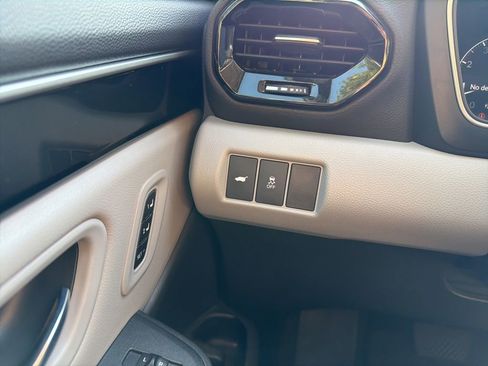 Used 2023 Honda Pilot Touring image 19