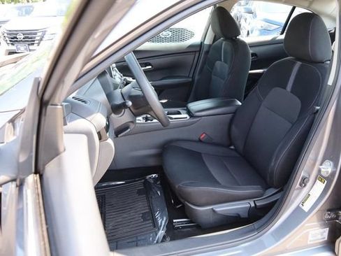 Used 2024 Nissan Sentra SV FWD image 8