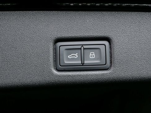 New 2026 Audi SQ5 Premium Plus image 32