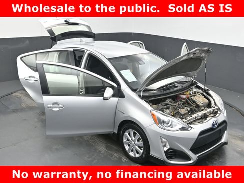 Used 2017 Toyota Prius C Two image 38