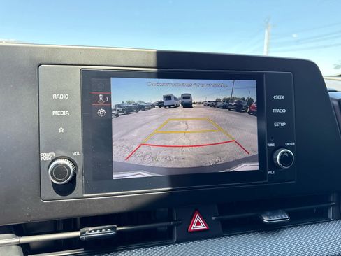 Used 2025 Kia Sportage LX FWD image 17