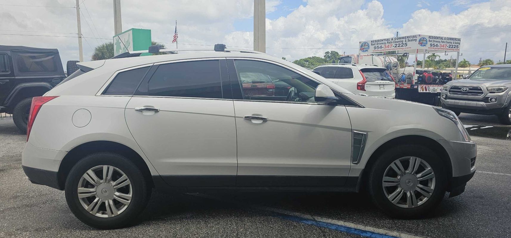Used 2016 Cadillac SRX Luxury FWD image 6