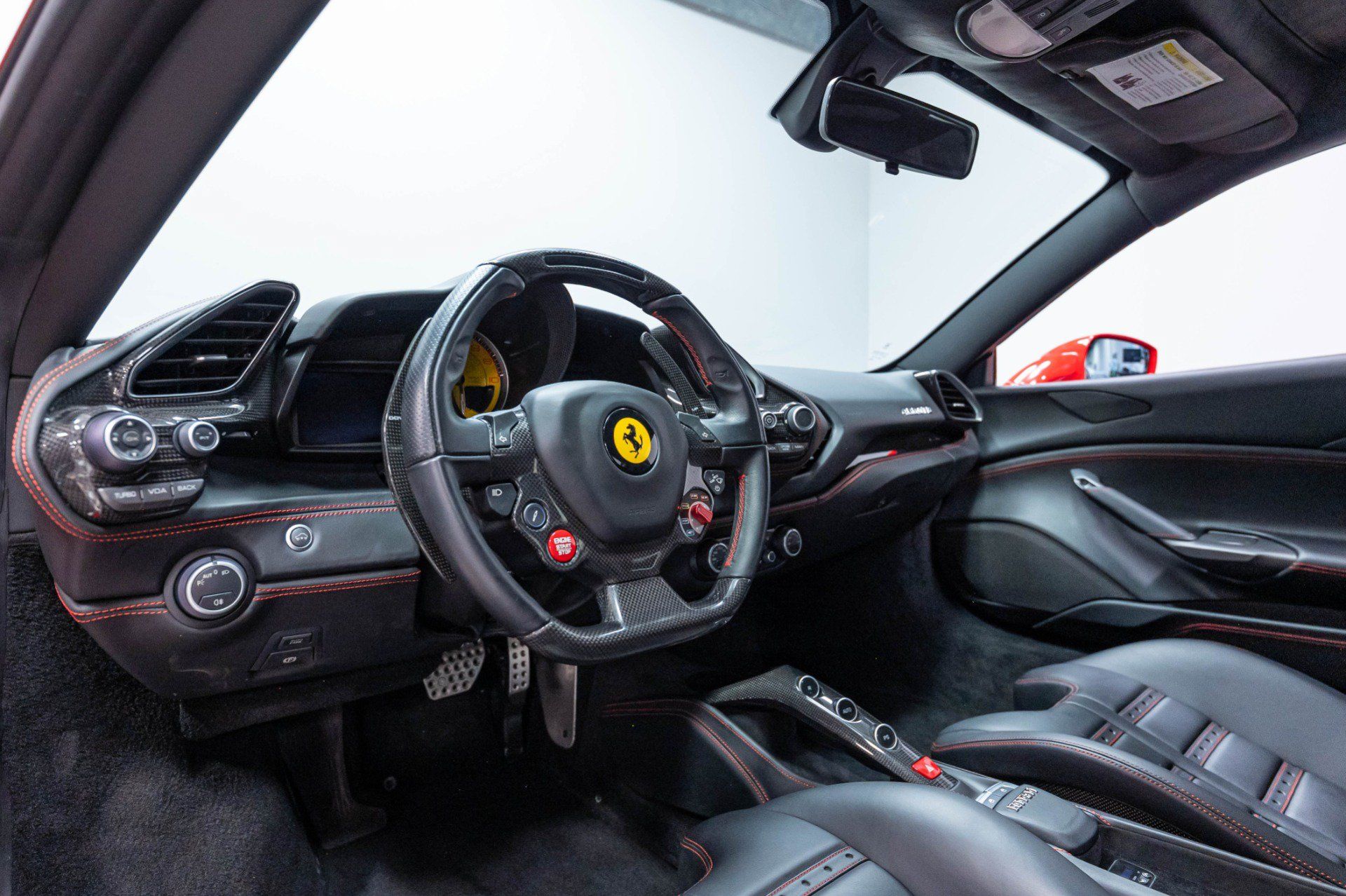 Used 2018 Ferrari 488 GTB RWD image 11