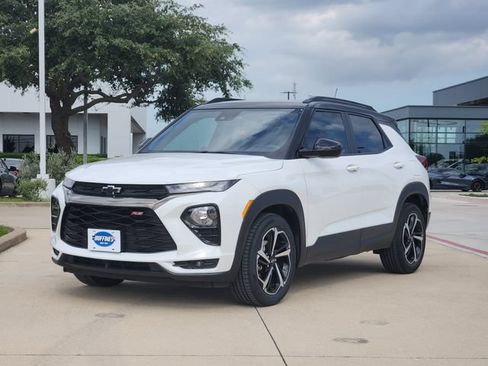 Certified 2023 Chevrolet TrailBlazer RS w/ Convenience Package FWD image 2