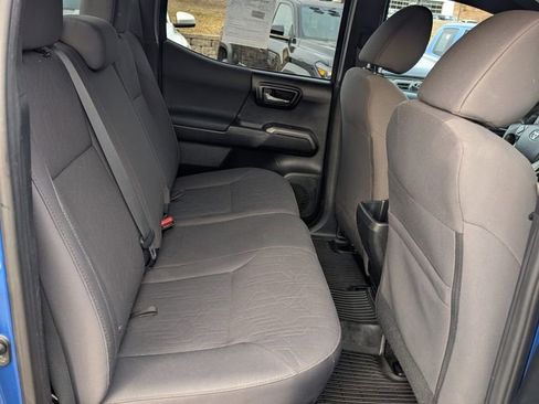 Certified 2017 Toyota Tacoma TRD Sport w/ Tow Package (A/T) image 17