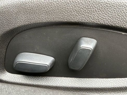 Used 2021 Chevrolet Camaro LT w/ Technology Package image 12