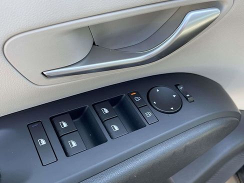Certified 2025 Hyundai Tucson SE FWD image 14