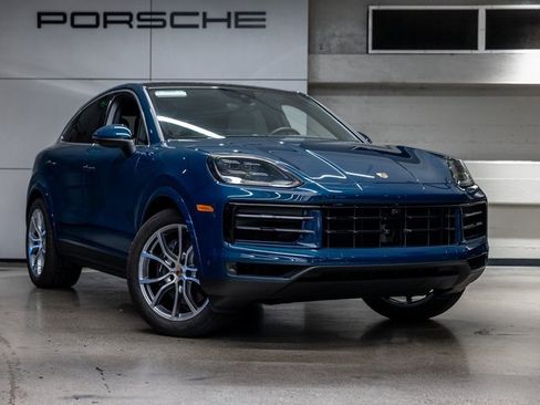 Certified 2025 Porsche Cayenne Coupe image 11