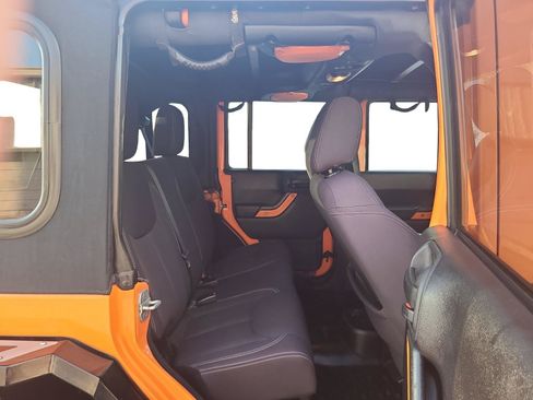 Used 2013 Jeep Wrangler Unlimited Rubicon w/ Connectivity Group AWD/4WD image 19