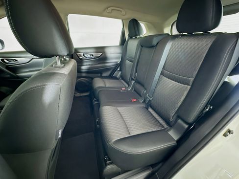 Used 2019 Nissan Rogue SV FWD image 26