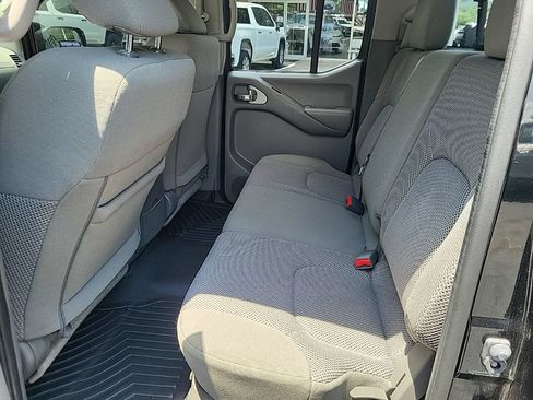 Used 2021 Nissan Frontier SV w/ Midnight Edition Floor Mats AWD/4WD image 13