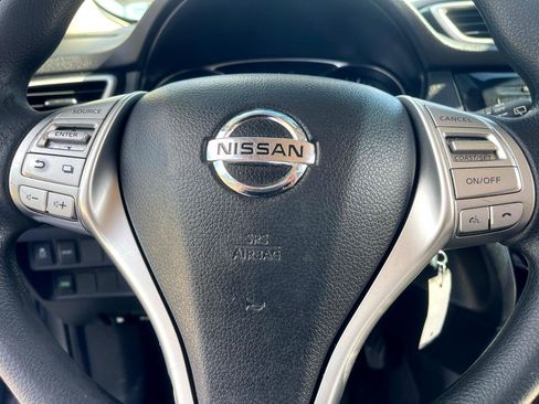 Used 2015 Nissan Rogue S image 12