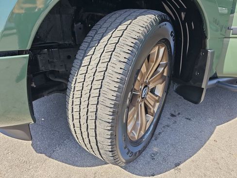 Used 2024 Nissan Titan SV w/ SV Bronze Edition Package image 33