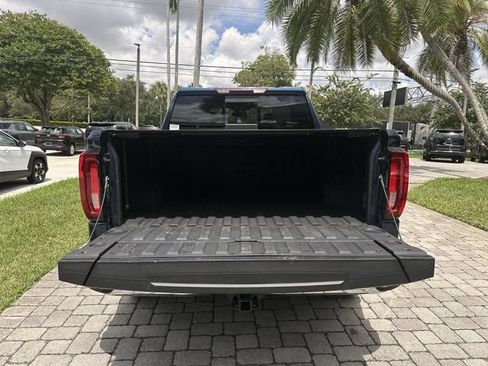 Used 2022 GMC Sierra 1500 SLT w/ SLT Premium Plus Package AWD/4WD image 28