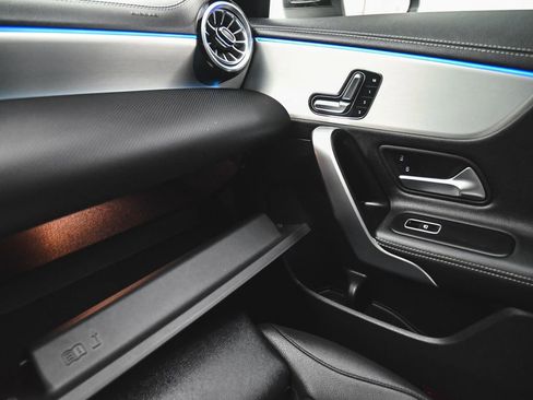 Used 2025 Mercedes-Benz CLA 250 4MATIC image 15