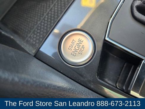 Used 2020 Volkswagen Tiguan SE w/ Panoramic Sunroof Package image 17