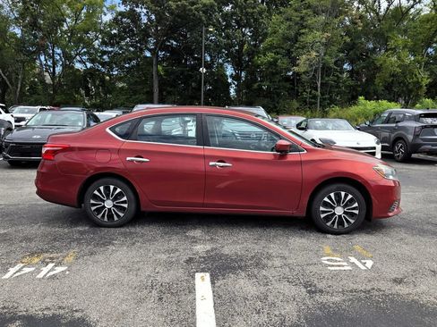 Used 2016 Nissan Sentra SV FWD image 2
