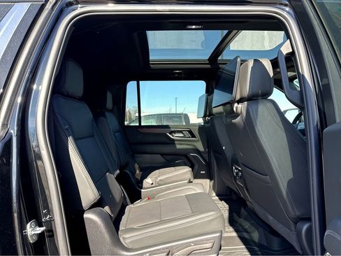 New 2026 GMC Yukon XL Denali w/ Denali Reserve Package image 6