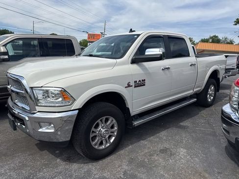 Used 2018 RAM 2500 Laramie w/ Convenience Group AWD/4WD image 1