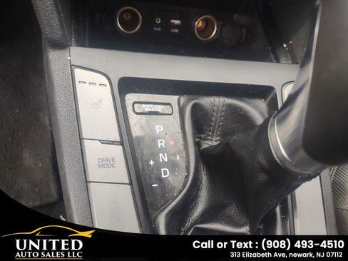 Used 2017 Hyundai Elantra Value Edition w/ Cargo Package FWD image 15