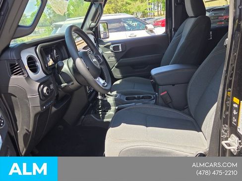 Used 2025 Jeep Wrangler Unlimited Sahara w/ Safety Group AWD/4WD image 8