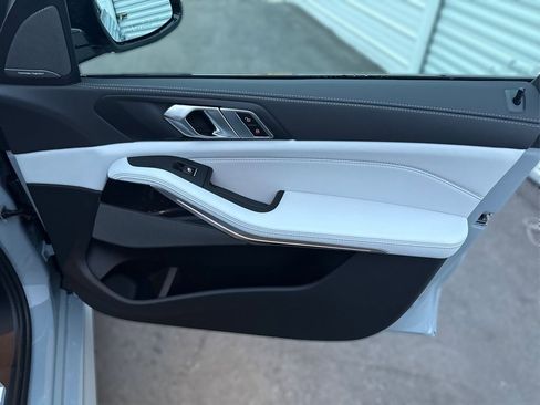 New 2026 BMW X5 xDrive50e w/ M Sport Package image 27