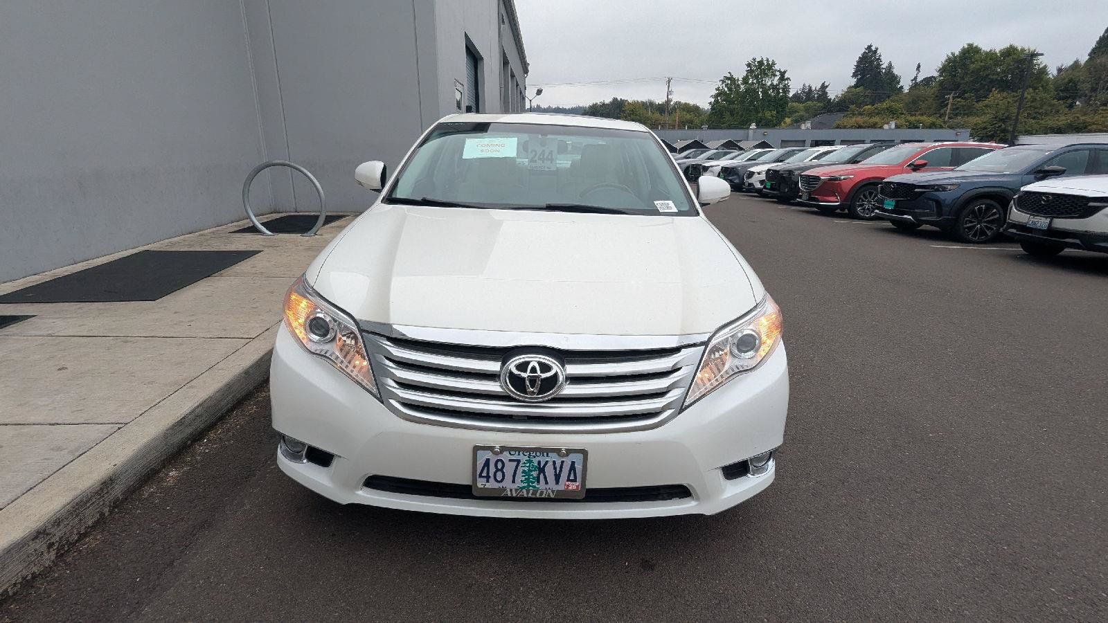 Used 2011 Toyota Avalon Limited FWD image 5