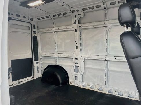 Used 2025 RAM ProMaster 2500 w/ Convenience Group FWD image 23