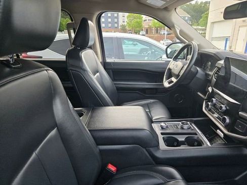 Used 2024 Ford Expedition Max XLT image 5