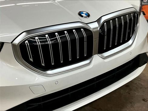 Used 2026 BMW 530i w/ Premium Package RWD image 32